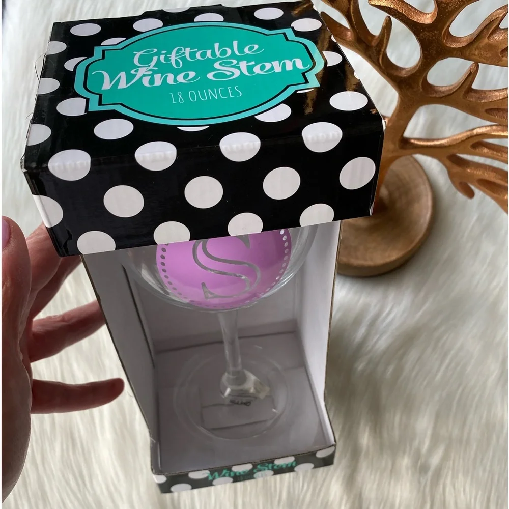 NWT S initial 18 Ounces Wine Glass in Box